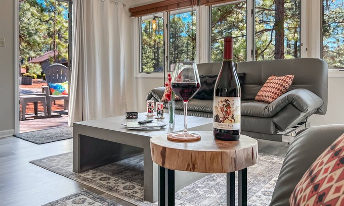 Pinehurst Casa | #6 near Village w/ King * Pinehurst Brews and Snooze * 4 Beds * EV Charger