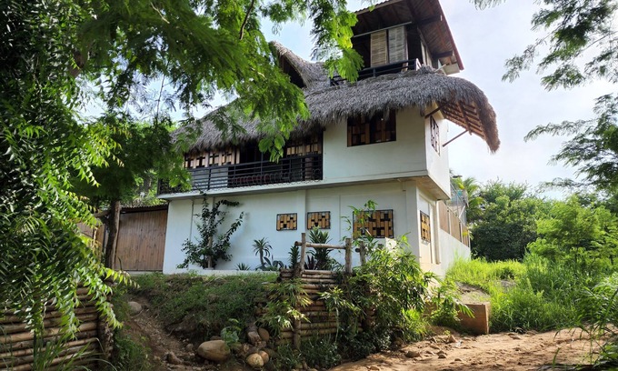 Tamarindos Casa | 6 pax house in Zicatela Beach