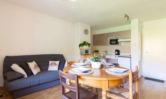 Bourisp Apartamento | Dúplex para 6 en Bourisp con balcón, aparcamiento privado y casillero de esquís
