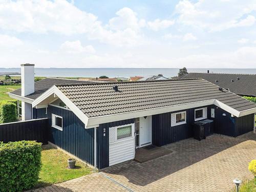 Karrebksminde Casa | 6 person holiday home in Karrebæksminde-By Traum
