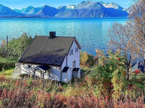 Lyngen Casa | 6 person holiday home in Olderdalen