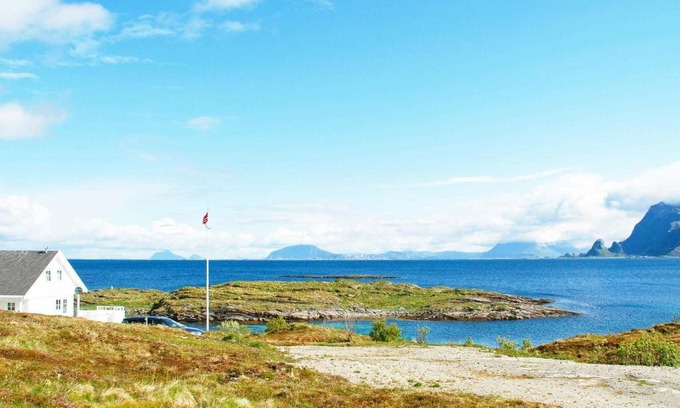 Donna Casa | 6 person holiday home in Dønna