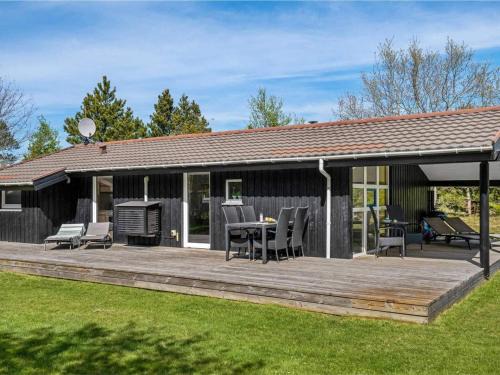 Bratten Strand Casa | 6 person holiday home in Jerup-By Traum