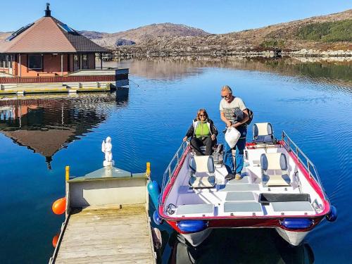 Kalvag Casa | 6 person holiday home in Kalvåg-By Traum