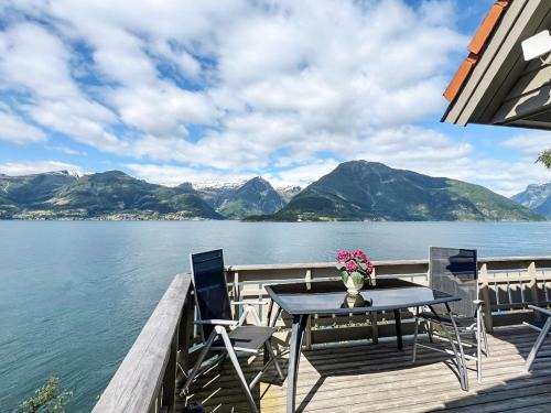 Leikanger Casa | 6 person holiday home in Leikanger