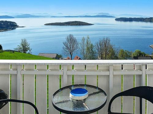 Tysnes Apartamento | 6 person holiday home in Onarheim