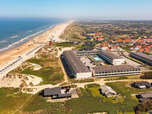 Blokhus Apartamento | 6 person holiday home on a holiday park in Blokhus