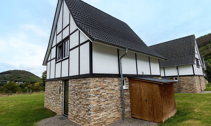 Heimbach Villa | 6-person villa Edersee with its own sauna in Dormio Resort Eifeler Tor