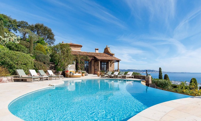 La Napoule Villa | 6-room villa with panoramic sea view and infinity pool