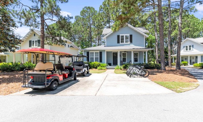 Laurel Grove Casa | 6-Seater Golf Cart Included! Lakeside Cottage in Sandestin ON Golf Course!