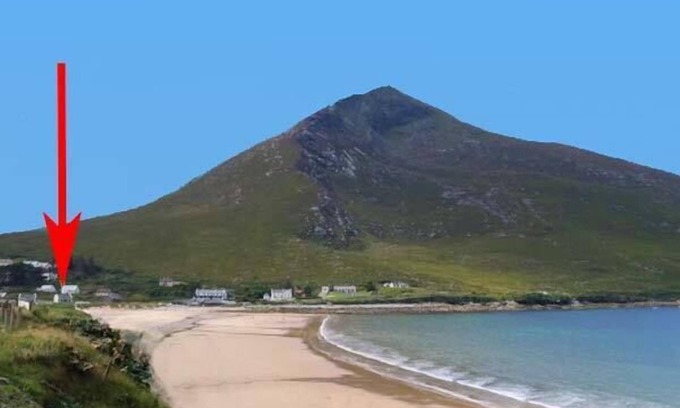 Doogort Cabaña | 6 STRAND COTTAGES, family friendly in Achill Island, County Mayo