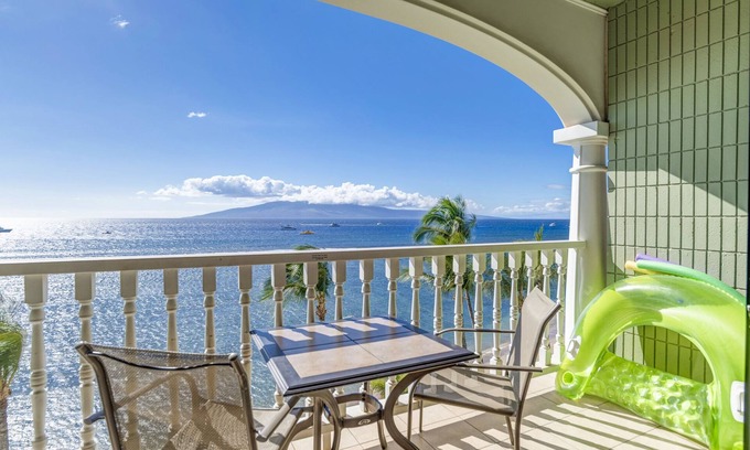 Historic Lahaina Front Street Condominio | Premier, frente al mar, vista panorámica directa al mar, 6to piso con balcón privado