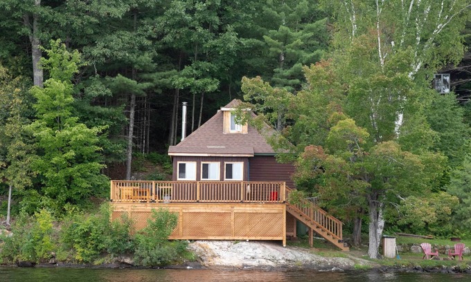 Bowman Chalet De Esquí | [# 6 The Lynx] Chalet overlooking the river.