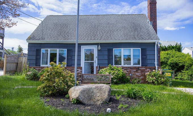 Sandwich Casa | 6 Tupper - New!! 3BR Near Town Neck Beach w/ Fenced in Yard, Pet Friendly!