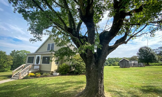 Stanardsville Cabaña | 60 acre farm with mountain views & trails. 15 min from Shenandoah National Park