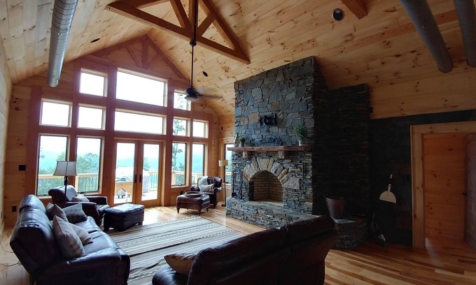 Elk Park Cabina | 60 Acre Mtn Top retiro 5 millas del centro de Banner Elk
