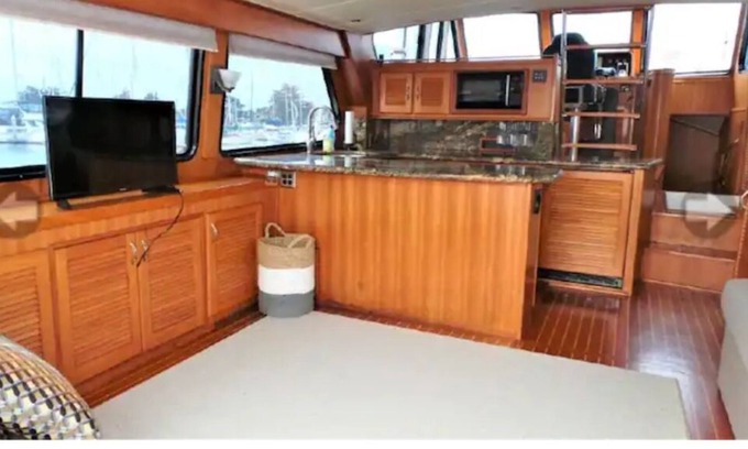 Emeryville Alquiler De Eote | 60' Yacht completely updated, remodeled