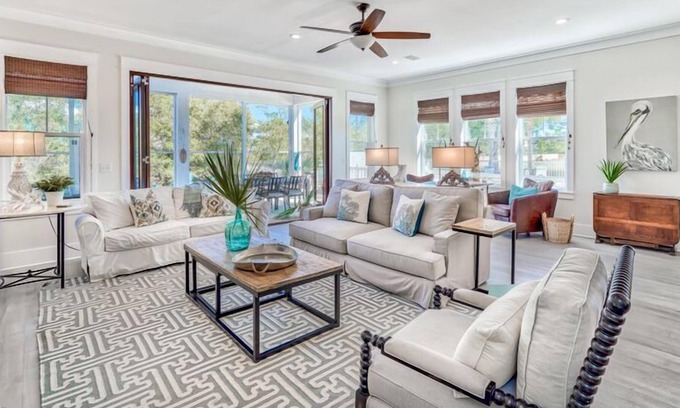 Village of Sugar Beach Casa | 600+ FREE Activities / Sand Dollar Retreat / Huge Screened Porch / Steps to Pool / 4 Bikes