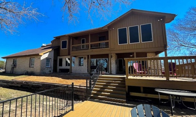 Martindale Casa | River Park Oasis- A LO LARGO DEL RÍO SAN MARCOS!