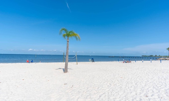 Ruskin Casa | 601 Little Harbor
