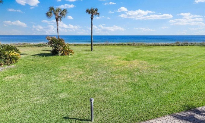 Sawgrass Condominio | 604 Surf Villas Oceanfront Luxury Condo at Sawgrass Beach Club in Beautiful PVB!
