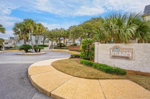 Saint Helena Island Casa | 608 New Haven - Resort Access included! Great North Island Location!