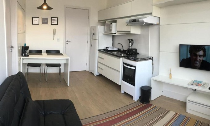 Reboucas Apartamento | 609-Apartamento Encantador, com 1 vaga de GARAGEM, Todo Mobiliado e Decorado, Edificio com Academia, Lavanderia, Excelente localização no Rebouças, Proximo ao Batel e Centro