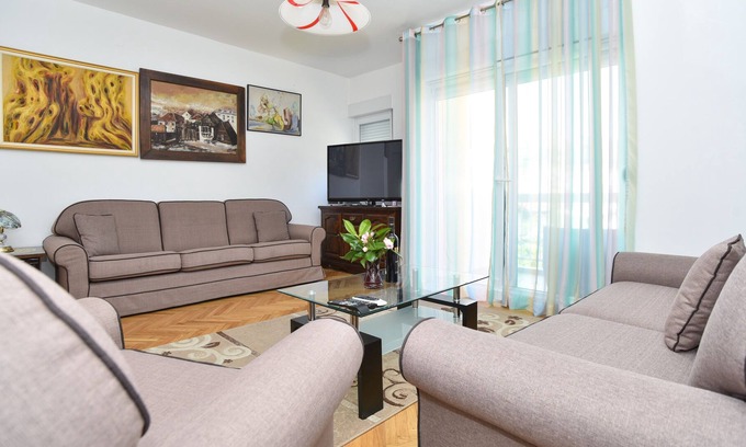Golubovina Apartamento | Apartamento de 60m2 con balcón cerca del casco antiguo