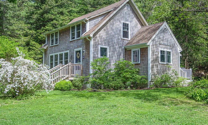 East Sandwich Casa | 611 Rt 6A- Family-friendly home near beach with spacious yard, pet-friendly!