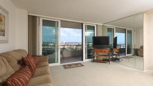 Siesta Key Casa | 6415 Midnight Pass #902