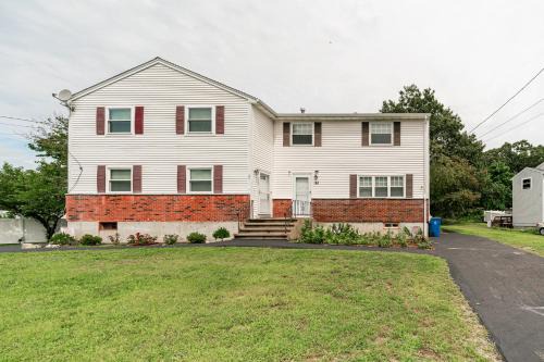 Randolph Apartamento | 65 - 5BR Randolph - Elegant Haven near Dog Park