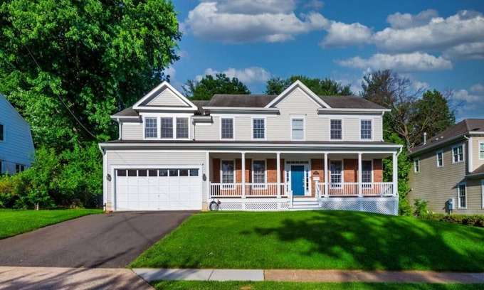 Arlington Casa | 6548 35th Street · Luxurious*KingBeds*PrvBackyard*Jacuzzi*Park4