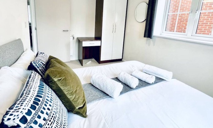 Slough Casa | Casa-De Lujo-Baño Privado-Vista al Jardín