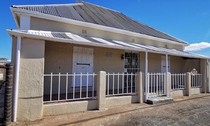 Fraserburg Casa | 68 Voortrekker Street