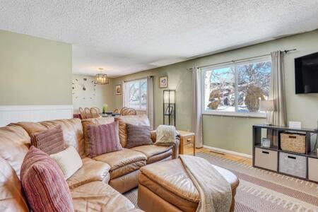 Central Colorado Springs Casa | 6BD near Garden of the Gods-Palmer Park