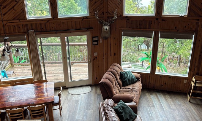Warsaw Casa | 6BR / 3BA Inicio Capacidad 20-22 $ 320 n (se aplican tarifas de vacaciones)
