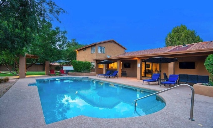 Sunburst Farms East Casa | 6BR-Heated pool, spa, splash pad, & golf simulator