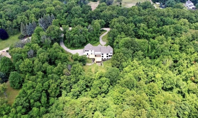 Milford Otro | 6BR Modern Farmhouse Retreat | 5acres of Forest!