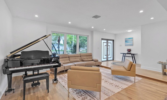 North Miami Beach Casa | 6BR Oasis Treat w/ Oversized Pool, 9-min to Beach
