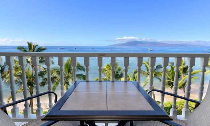 Historic Lahaina Front Street Condominio | Puro lujo - Mejorado como ningún otro Condo - Espectacular!