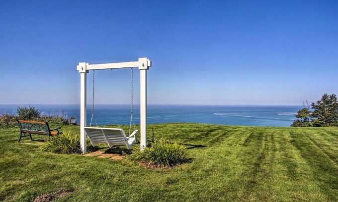 Ludington Casa | 7-Acre Coastal Michigan Home with Hot Tub and Sauna!