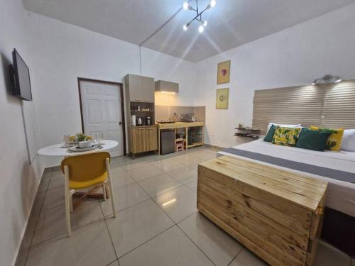 La Libertad Apartamento | 7 Beach Suite w/pool by Madriguera