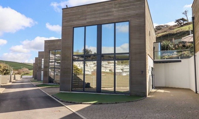 Challaborough Casa | 7 BEACHDOWN, pet friendly, character holiday cottage in Challaborough