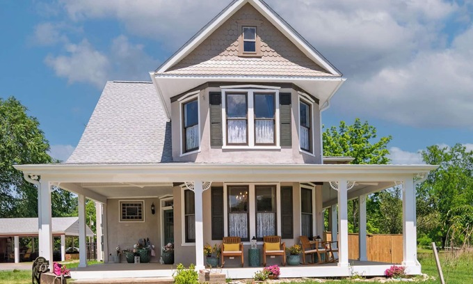 Harpers Ferry Casa | 7 Bed/4.5 Bath, Sleeps 14, Sauna, Hot Tub, Pool