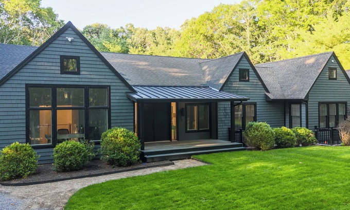 North Sea Casa | 7 bed, 8.5 baths, pool, hot tub, tennis in Southampton