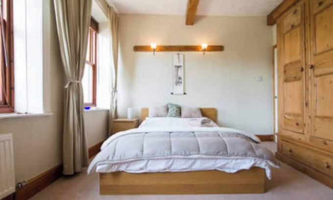 Ainley Top Casa | 7 Bed House - Sleeps 13 Guests Get-together House