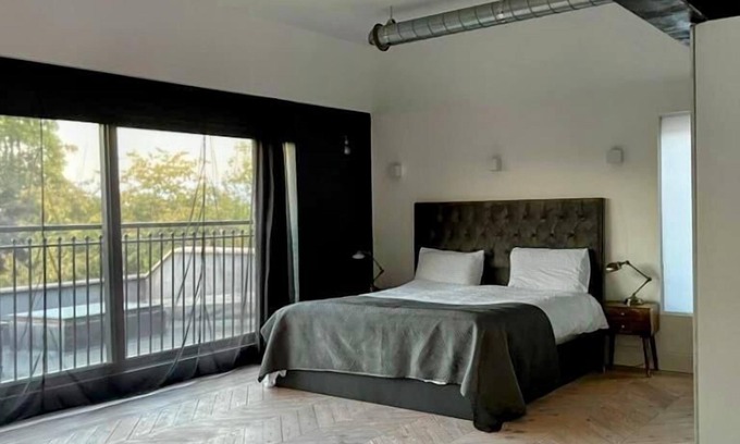 Winchmore Hill Casa | Remarkable 7-Bed House in London