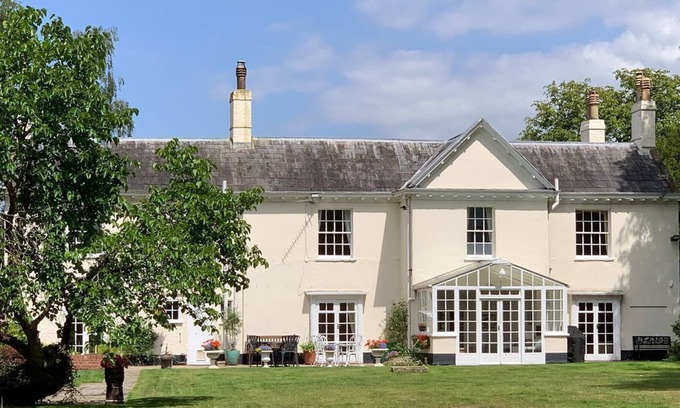 Brundall Cabaña | 7 bedroom accommodation in Brundall, near Norwich