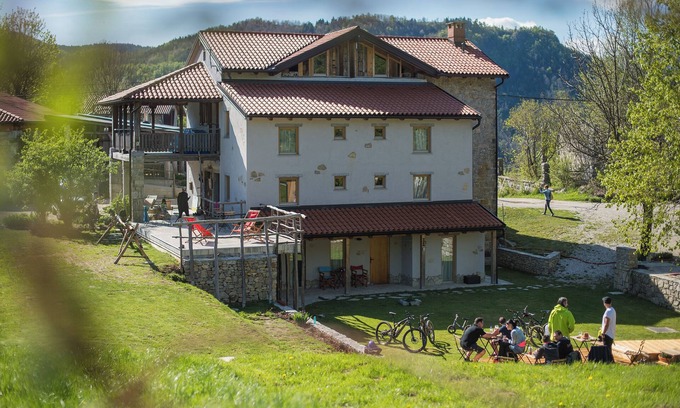Robidisce Cama Y Desayuno | 7-bedroom bed & breakfast in charming Robidišče