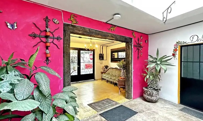 San Pedro Tlaquepaque Casa | Entire hotel #8 7 Bedrooms 9 Beds 3 Kitchens Rooftop Lounge